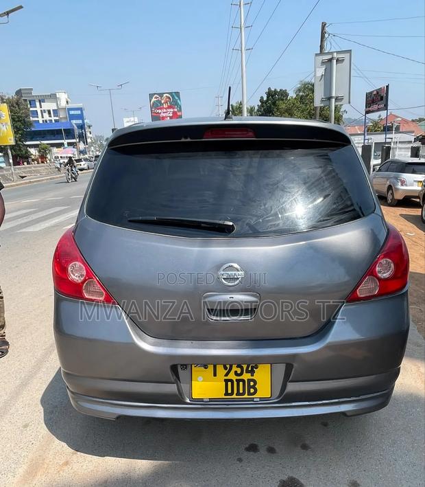 Nissan Tiida 2007 Gray