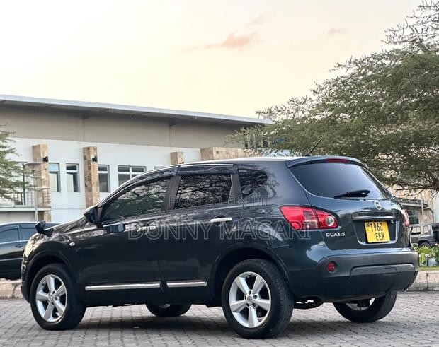 Nissan Dualis 2011 Gray
