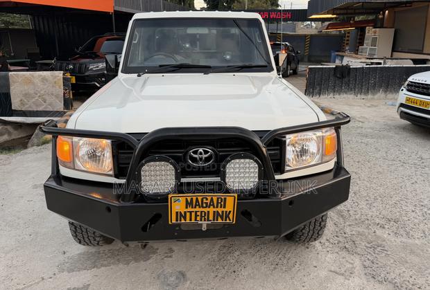 Toyota Land Cruiser 79 Series 2010 White