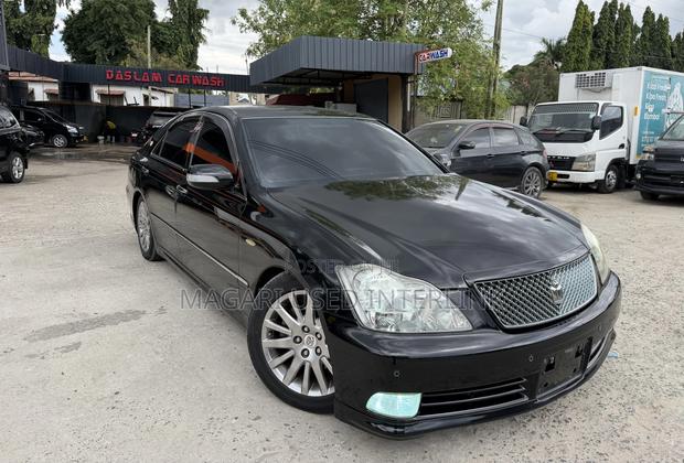 Toyota Crown 2004 Black