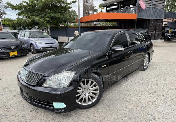 Toyota Crown 2004 Black
