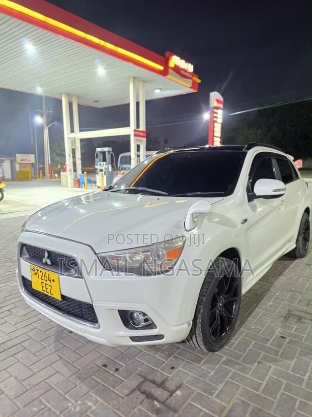 Mitsubishi RVR 2010 White