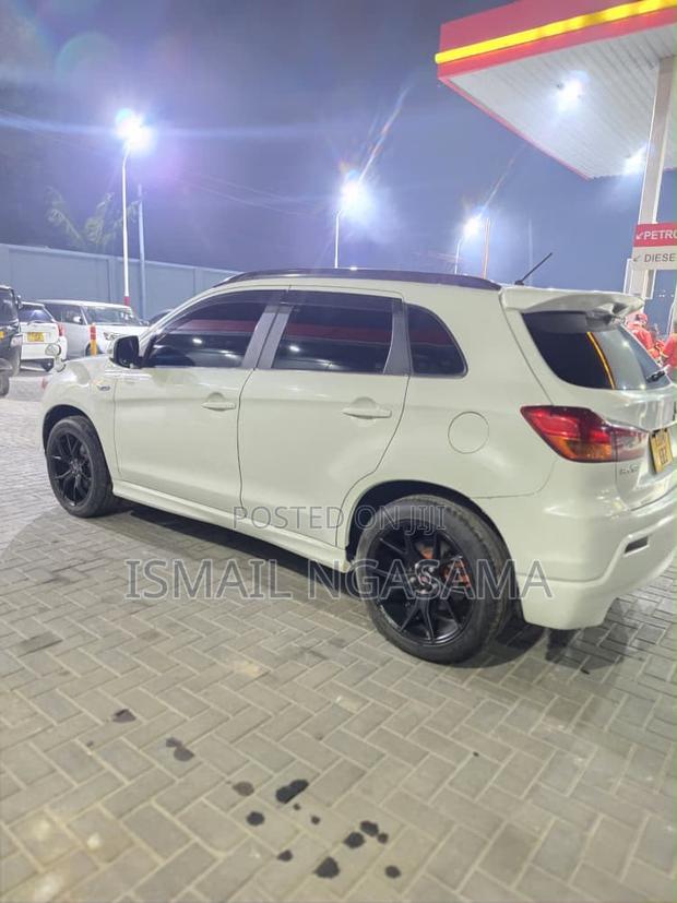Mitsubishi RVR 2010 White