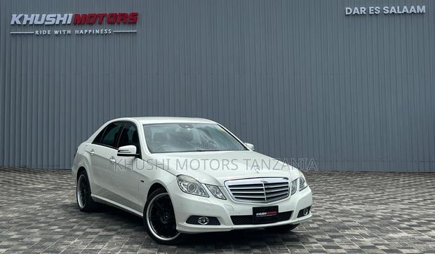 Mercedes-Benz E250 2009 Off white