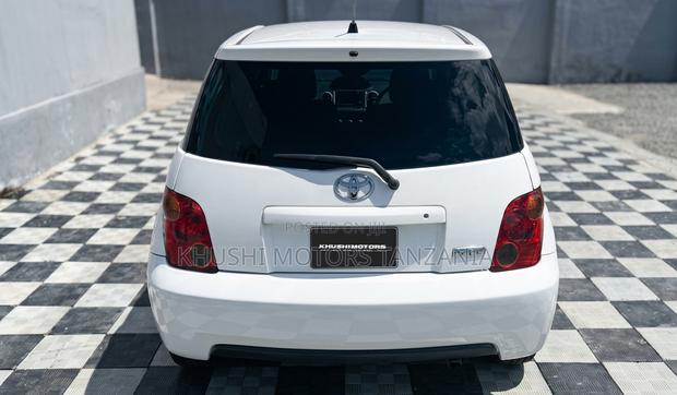 Toyota IST 2003 Off white