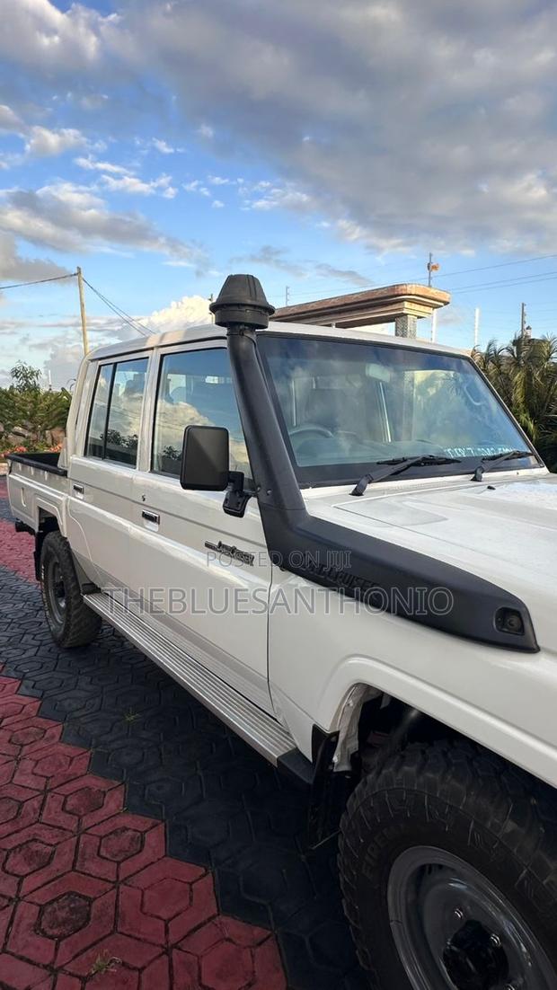 Toyota Land Cruiser 2019 White