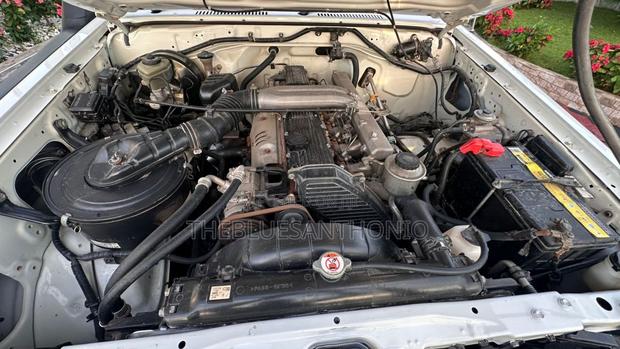 Toyota Land Cruiser 2019 White
