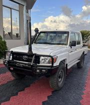 Toyota Land Cruiser 2019 White for sale