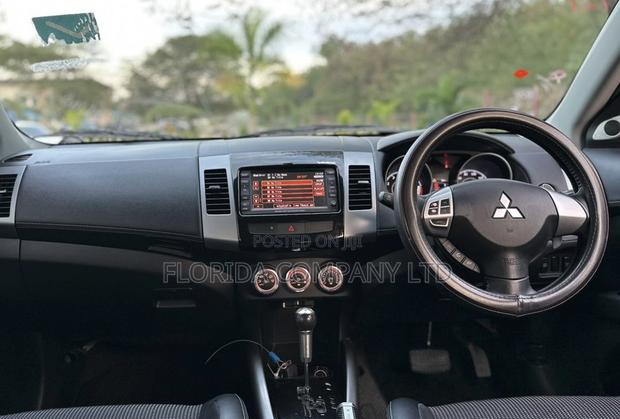 Mitsubishi Outlander 2010 Black