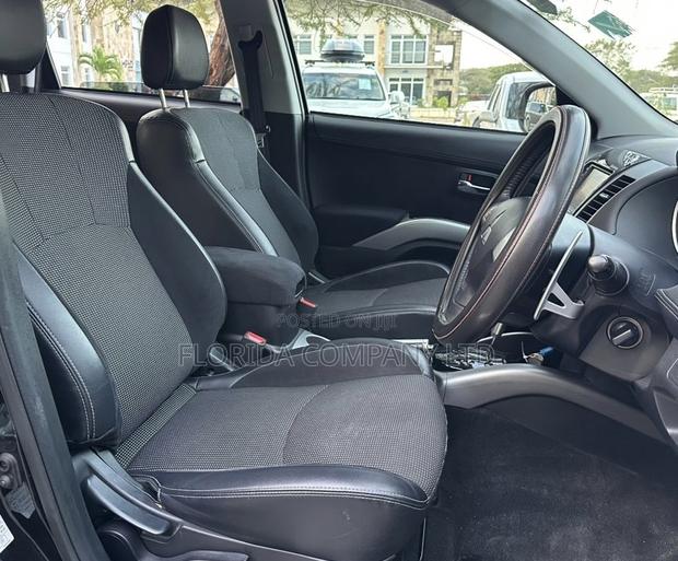 Mitsubishi Outlander 2010 Black