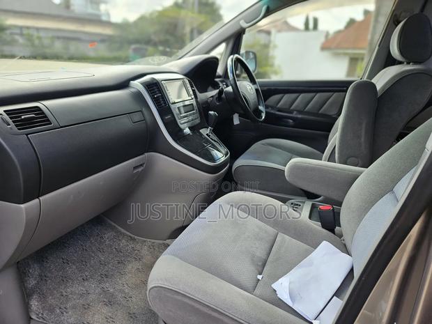 Toyota Alphard 2005 Gray