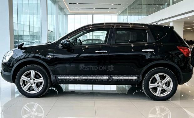 Nissan Dualis 2012 Black