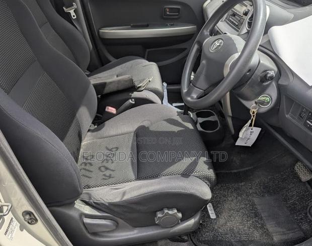 Toyota IST 2004 White