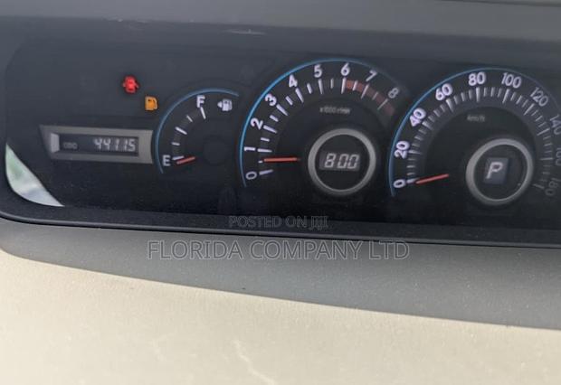 Toyota Noah 2009