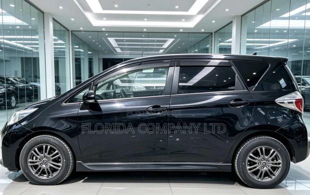 Toyota Ractis 2013 Black