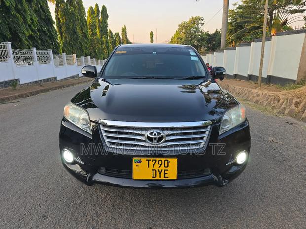 Toyota Vanguard 2011 Black