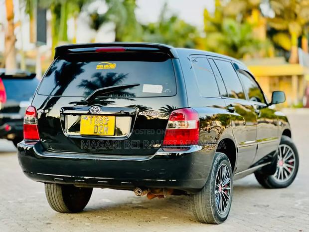 Toyota Kluger 2004 Black