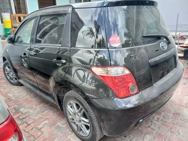 Toyota IST 2006 Black