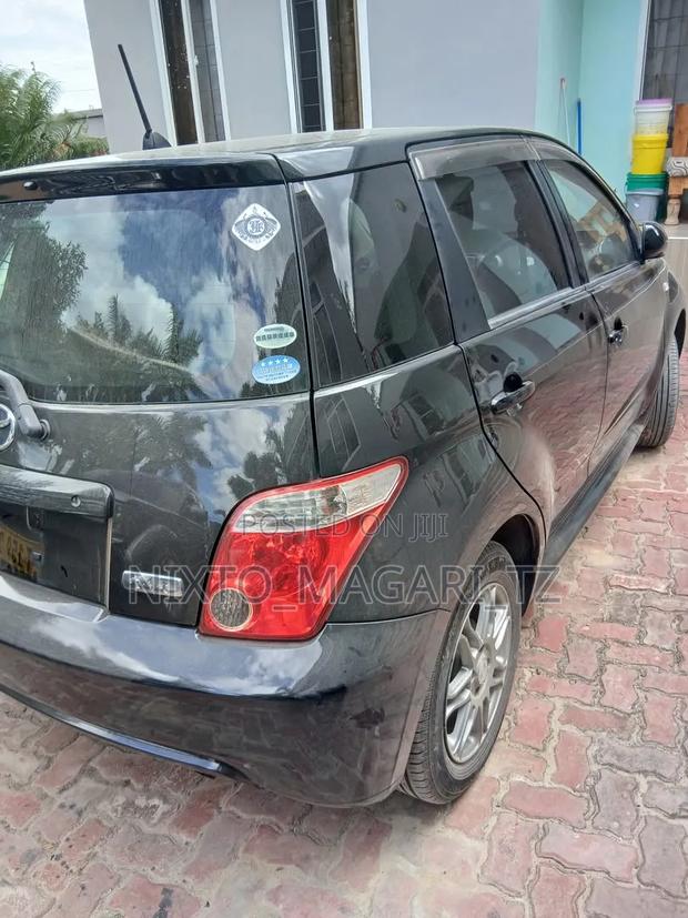 Toyota IST 2006 Black