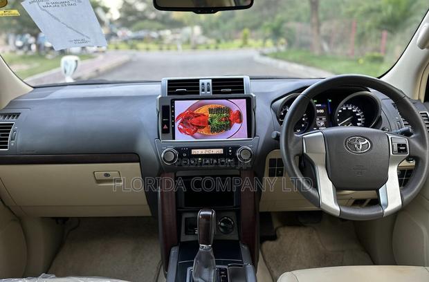 Toyota Land Cruiser Prado 2016 White