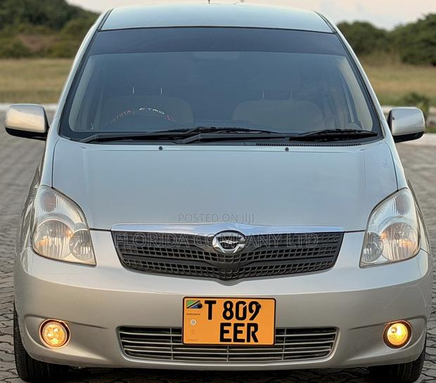 Toyota Corolla Spacio 2004