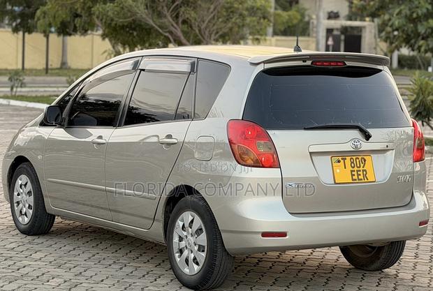 Toyota Corolla Spacio 2004