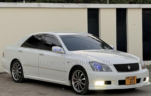 Toyota Crown 2007 White