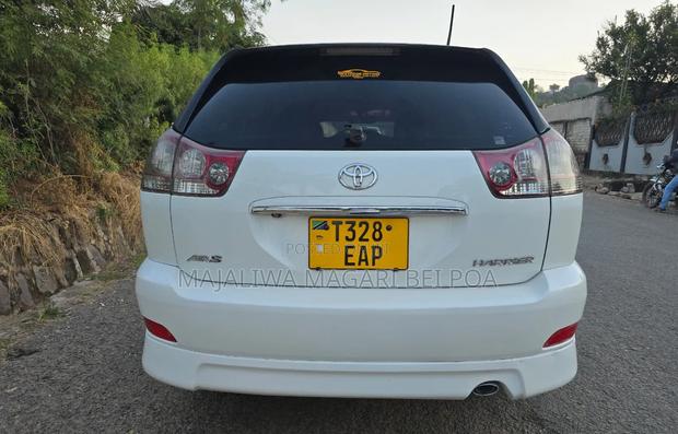 Toyota Harrier 2004 White