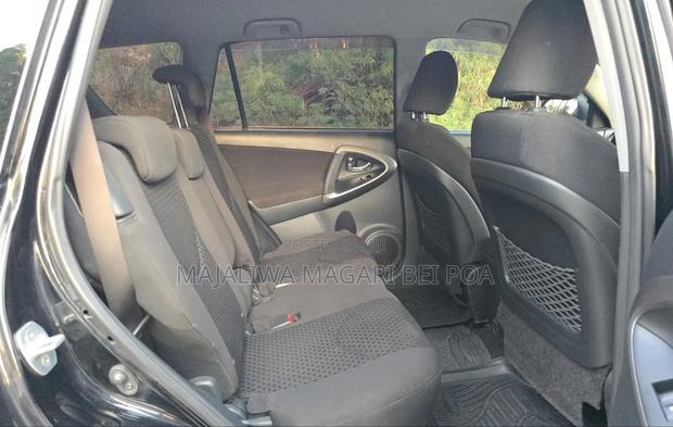 Toyota Vanguard 2011 Black