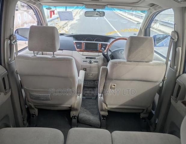 Toyota Noah 2006 Blue