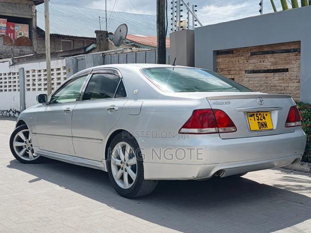 Toyota Crown 2004 Silver