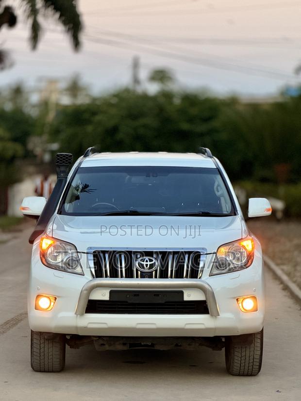 Toyota Land Cruiser Prado 2009 White