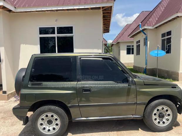 Suzuki Escudo 1990 Black