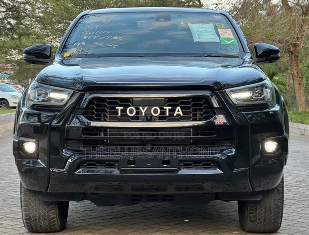 Toyota Hilux 2024 Black