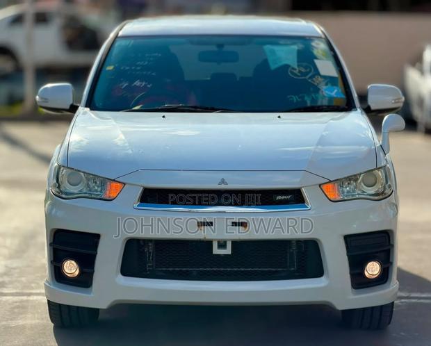 Mitsubishi Outlander 2012 White