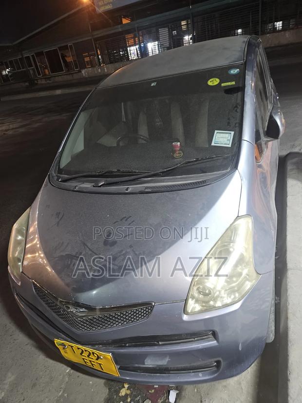 Toyota Ractis 2008 Gray