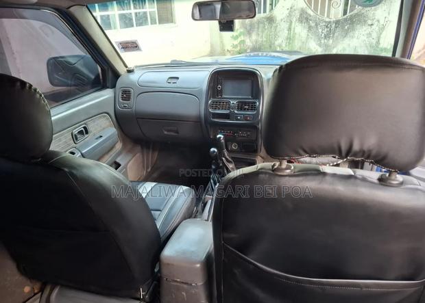 Nissan Hardbody 1992 Blue