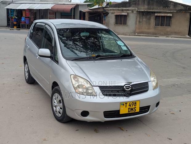 Toyota Corolla Spacio 2004 Silver