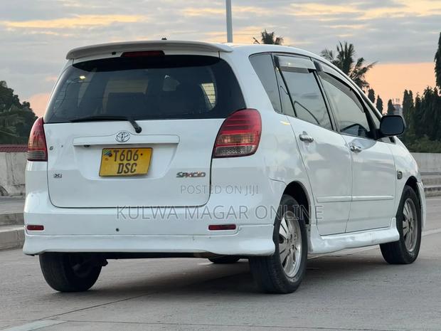Toyota Corolla Spacio 2006 White