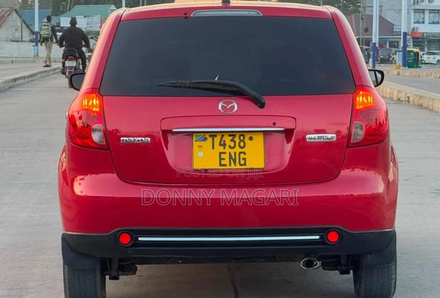 Mazda Verisa 2010 Red