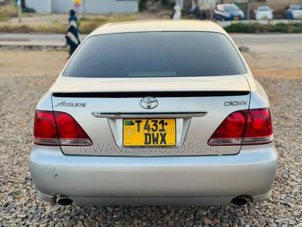 Toyota Crown 2004 Silver