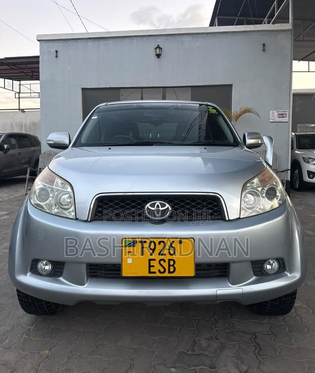 Toyota Rush 1.5 RWD 2010 Silver