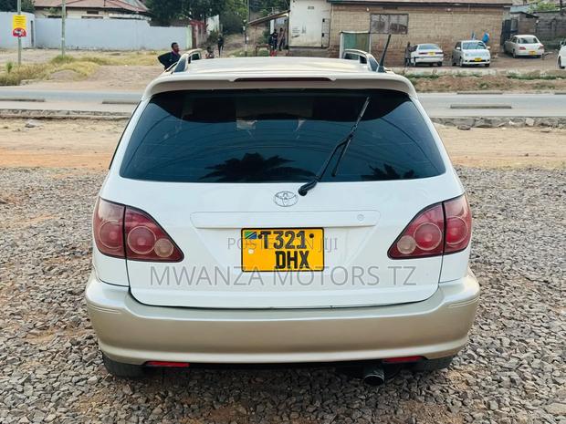 Toyota Harrier 1997 White