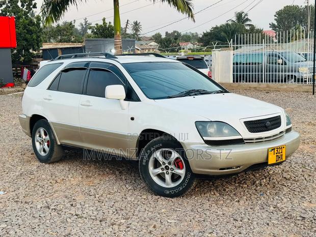 Toyota Harrier 1997 White