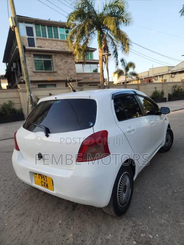 Toyota Vitz 2005 White