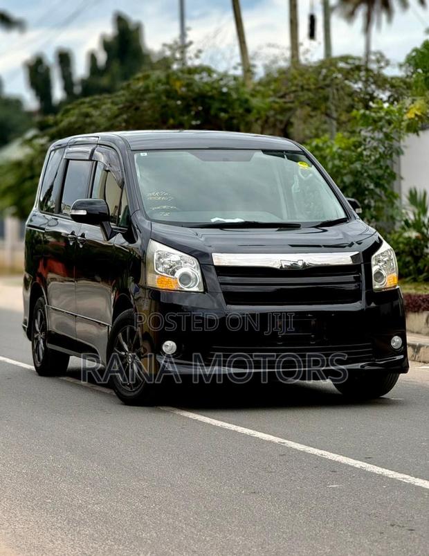 Toyota Noah 2008 Black