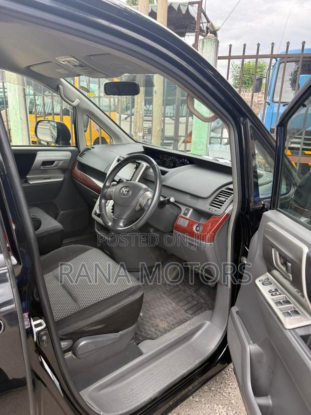 Toyota Noah 2008 Black