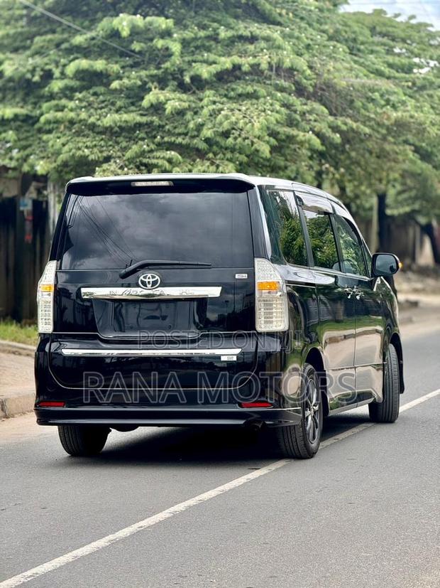 Toyota Noah 2008 Black