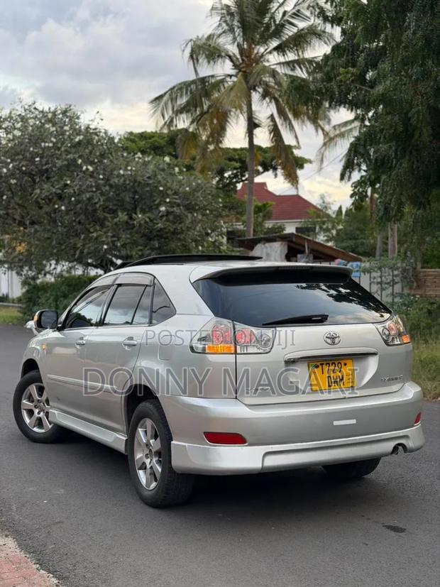 Toyota Harrier 2005 Silver