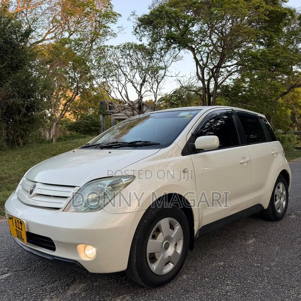 Toyota IST 2005 White